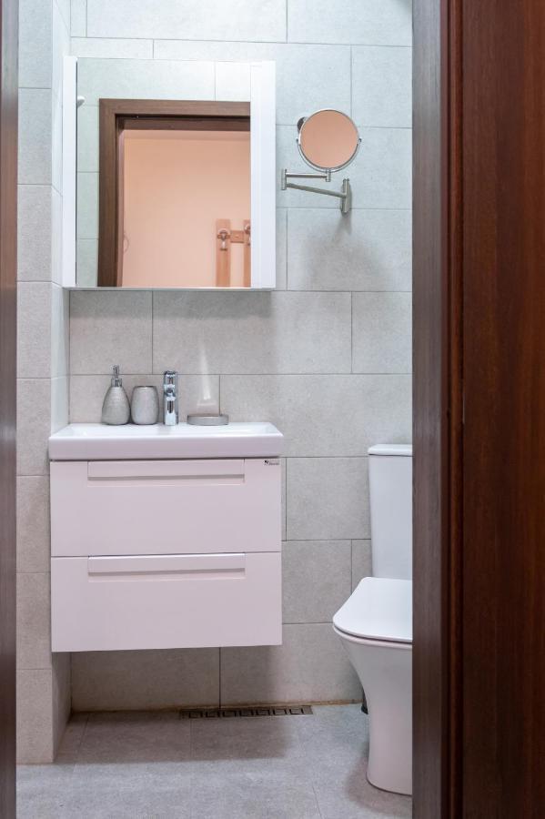 Design 1Bdr Apartment In Top Center - Free Parking صوفيا المظهر الخارجي الصورة