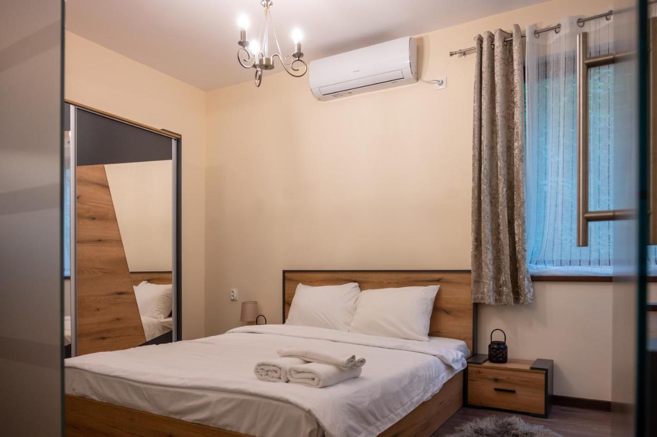 Design 1Bdr Apartment In Top Center - Free Parking صوفيا المظهر الخارجي الصورة