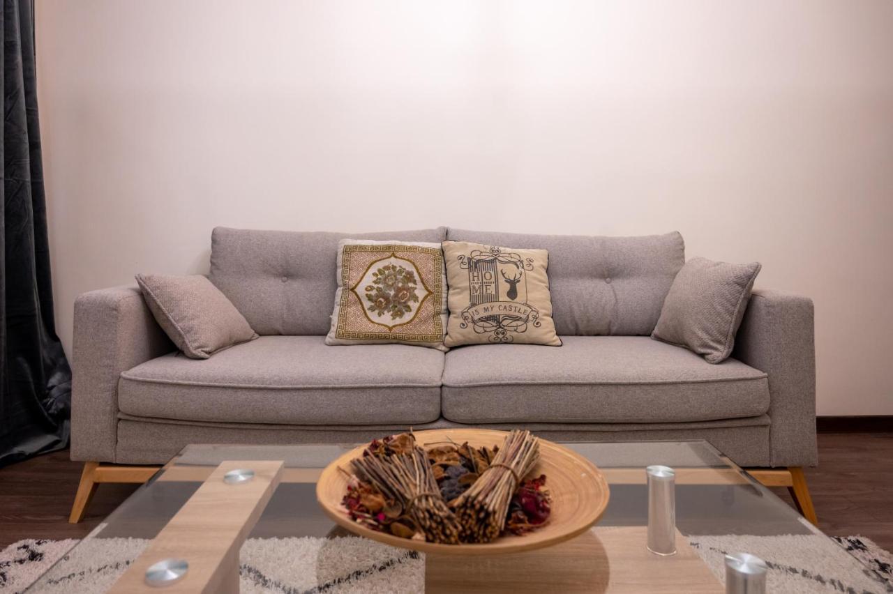 Design 1Bdr Apartment In Top Center - Free Parking صوفيا المظهر الخارجي الصورة