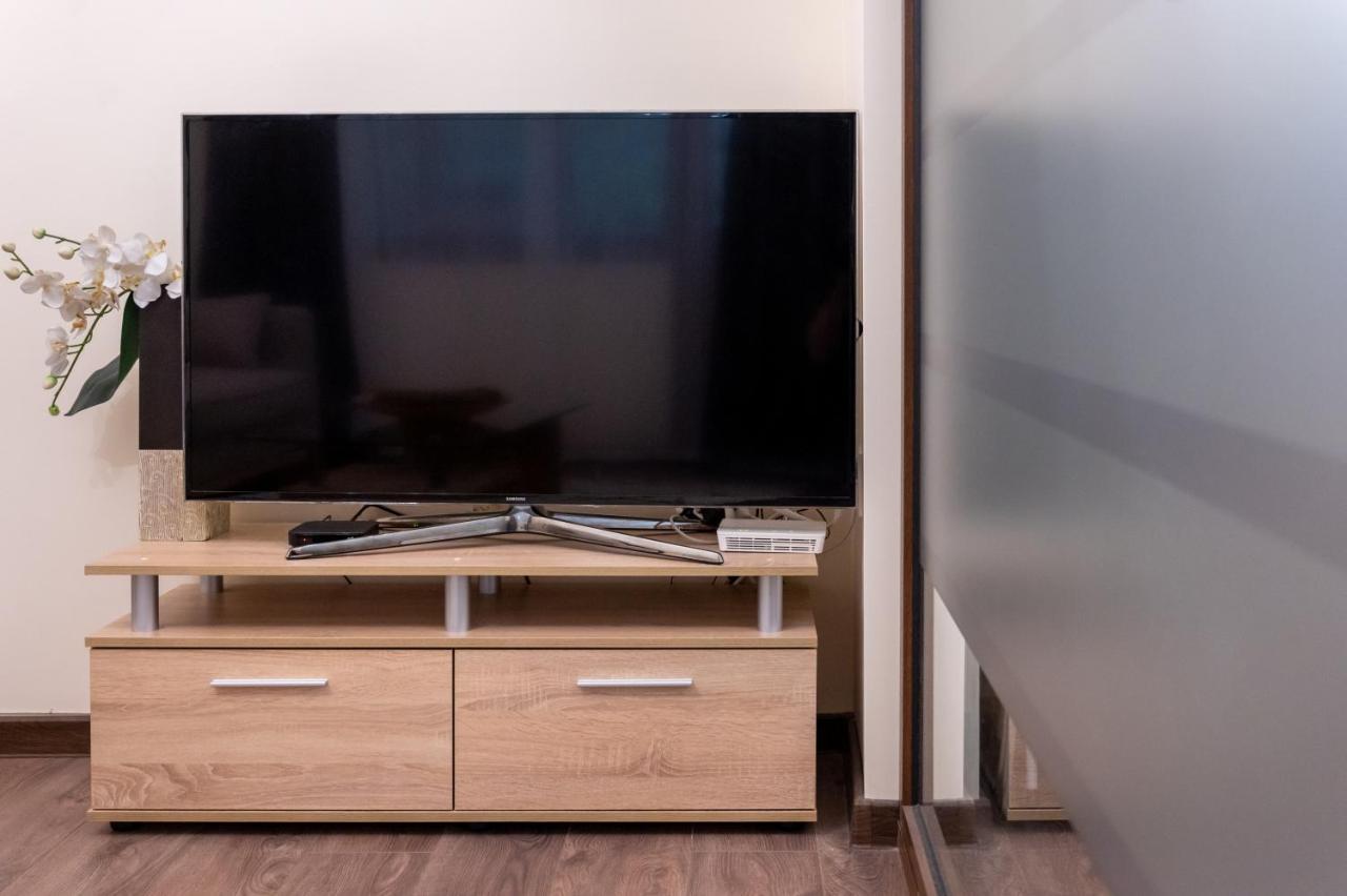 Design 1Bdr Apartment In Top Center - Free Parking صوفيا المظهر الخارجي الصورة